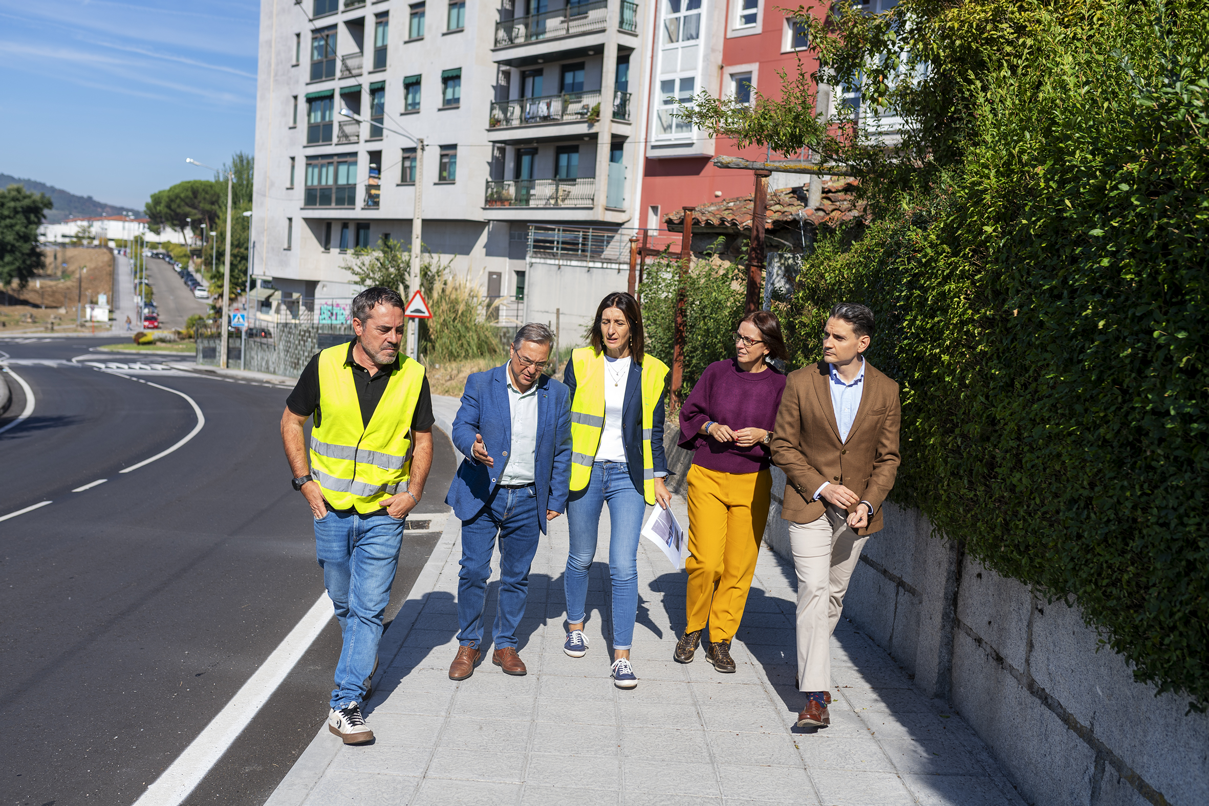 Foto visita ás obras da estrada provincial de Rairo (1)