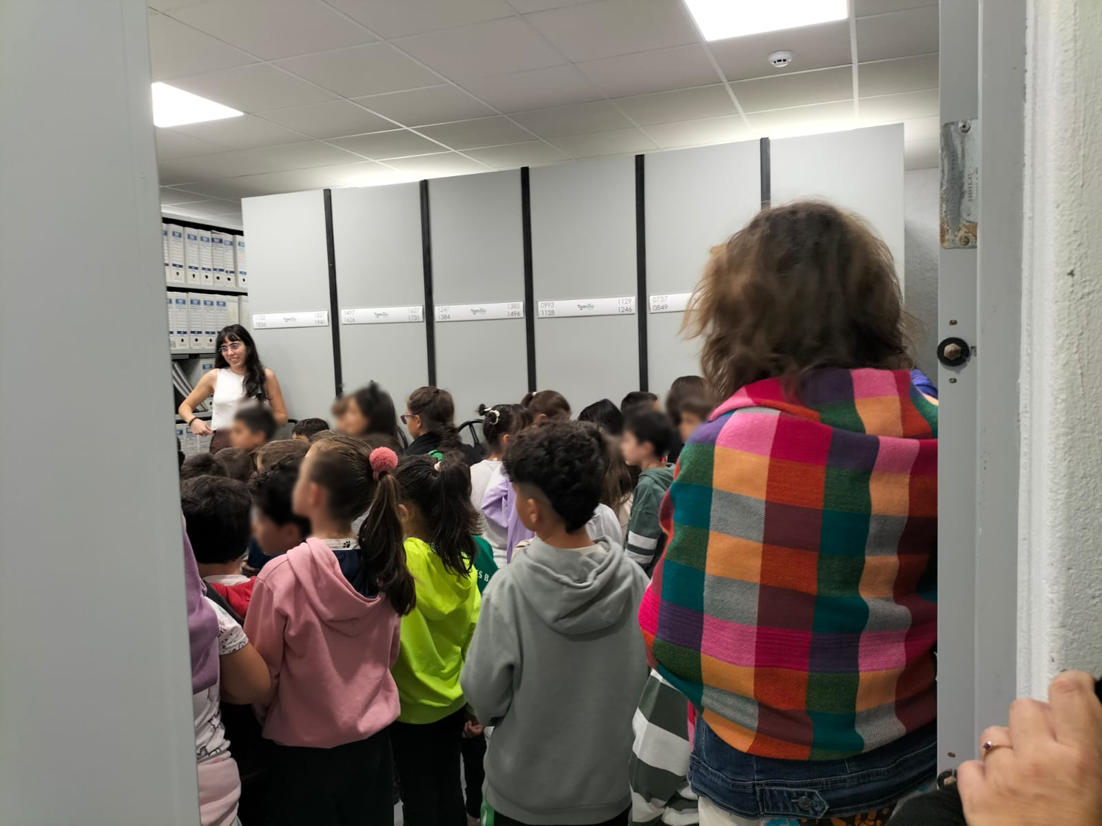 Máis de 700 estudantes tomiñeses descobren o novo Espazo Isaura Gómez 04