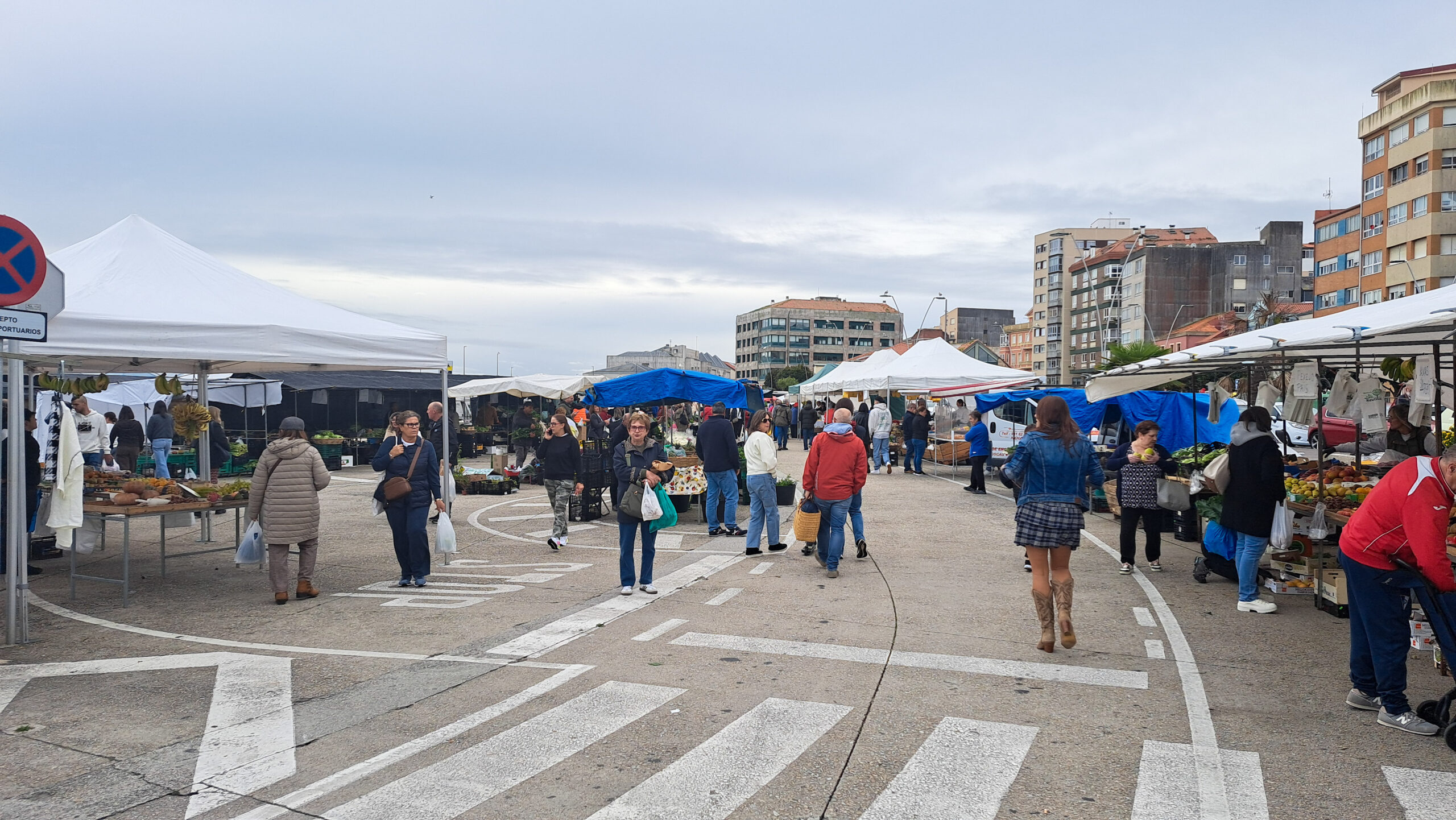 Mercadiño semanal Ribeira (2)