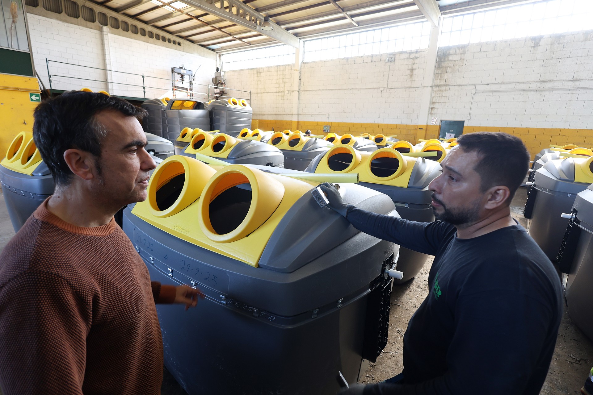 Novos colectores de envases lixeiros 12