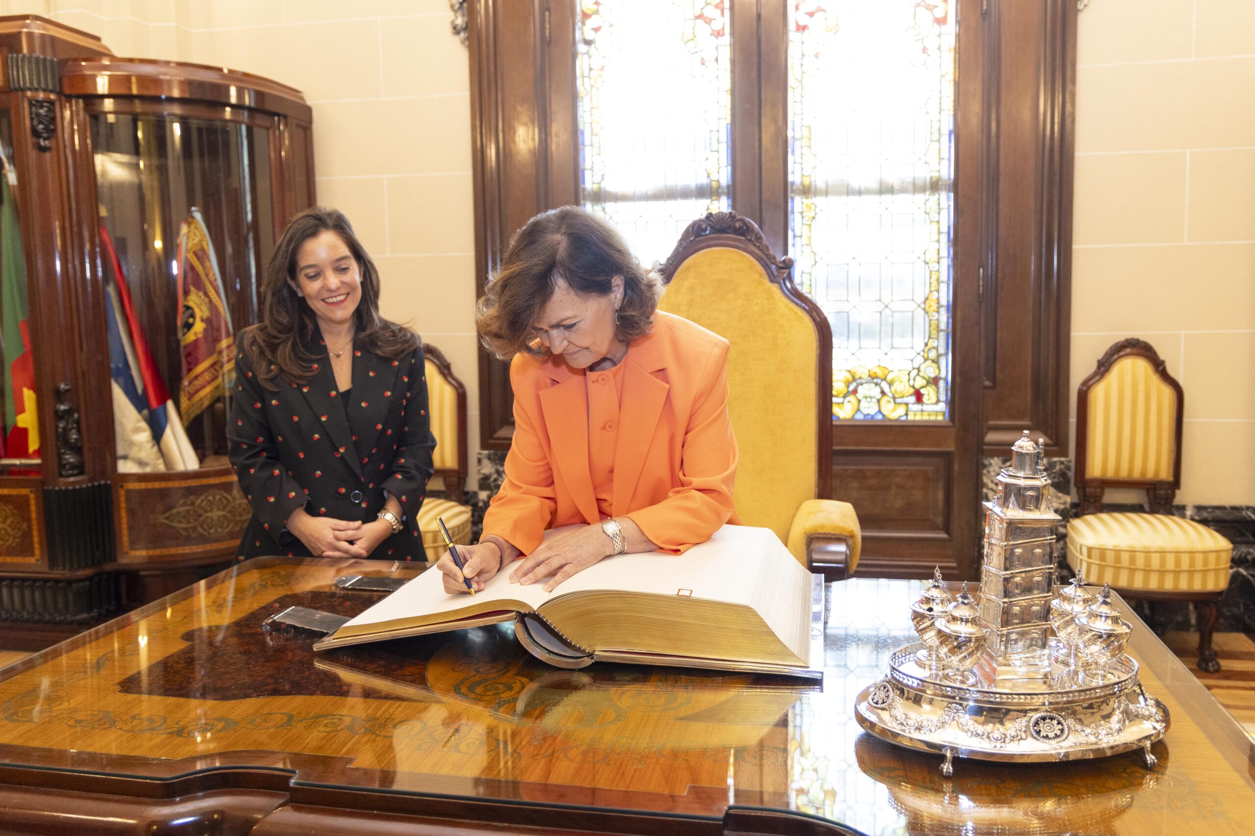 apg_20251007_ALCALDESA_LOSADA_CARMEN_CALVO_PRESIDENTA_CONSEJO_DE (7)