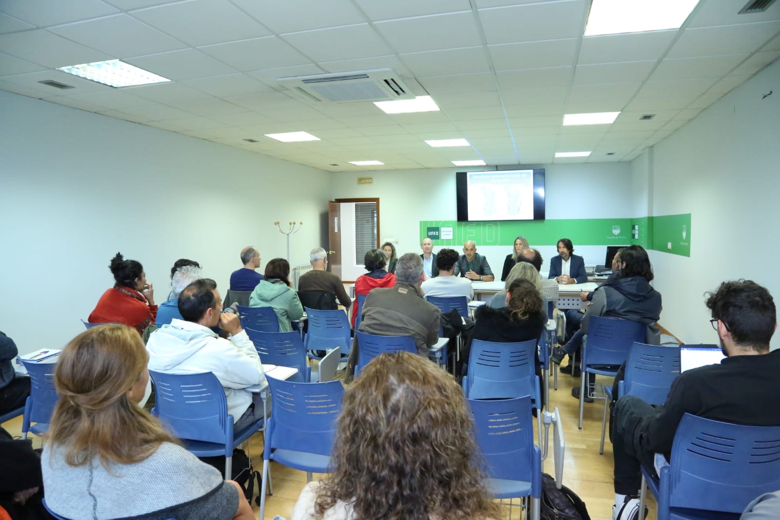 e6f5f3dc-2749-4871-b31b-10272c7e1952