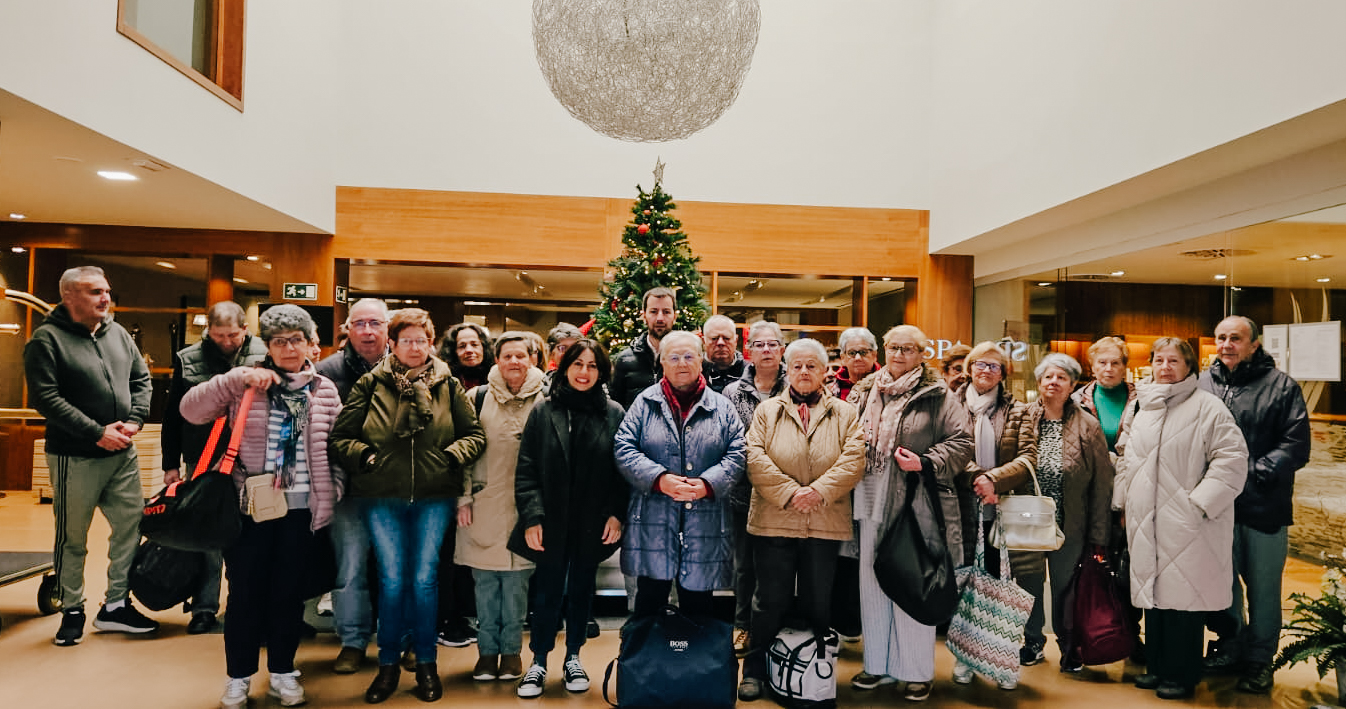 Éxito na primeira saída sociocultural termal de Paderne con máis de 30 veciñas e veciños participantes