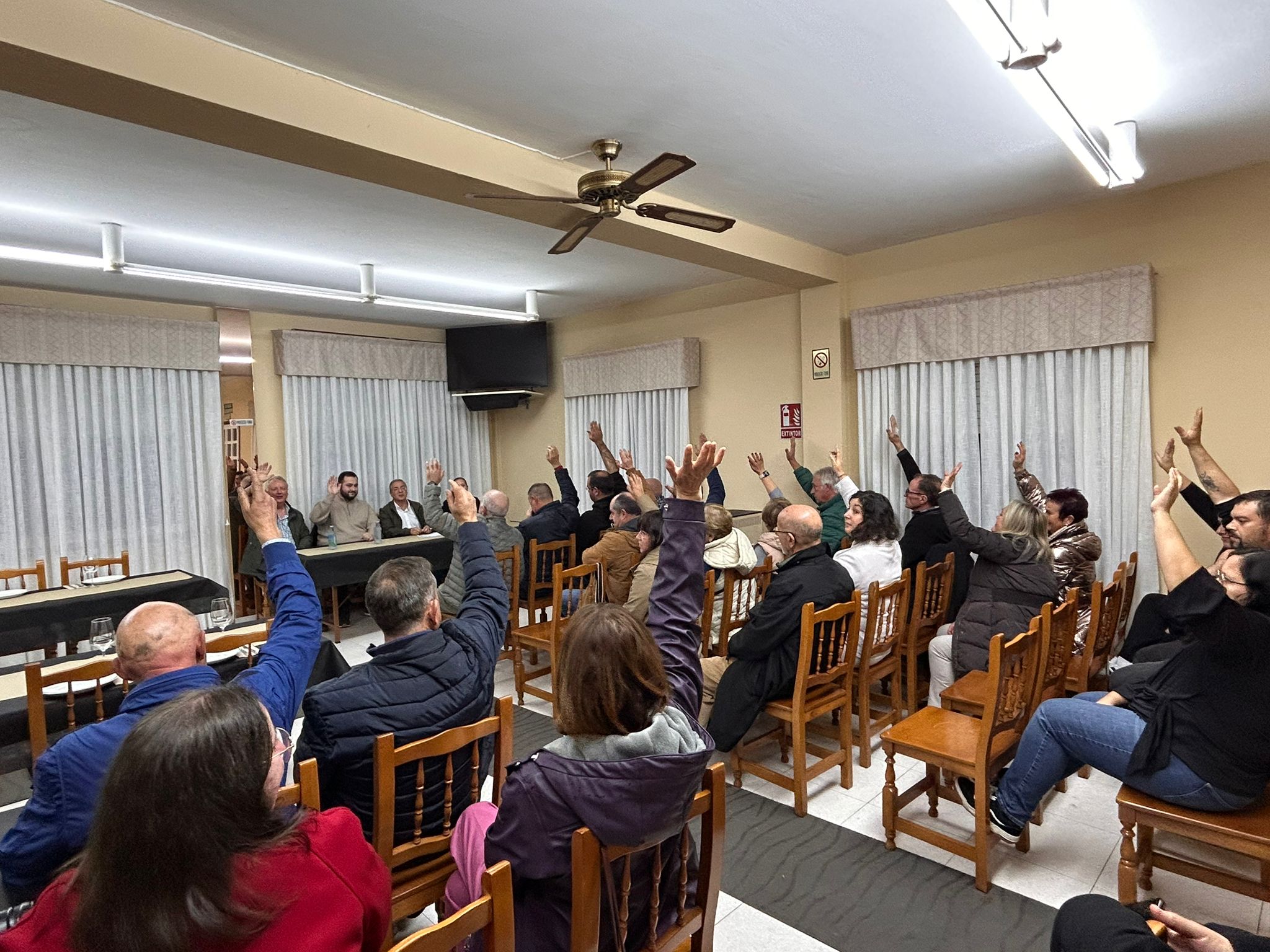 Foto aprobación xestora PP Irixo (1)