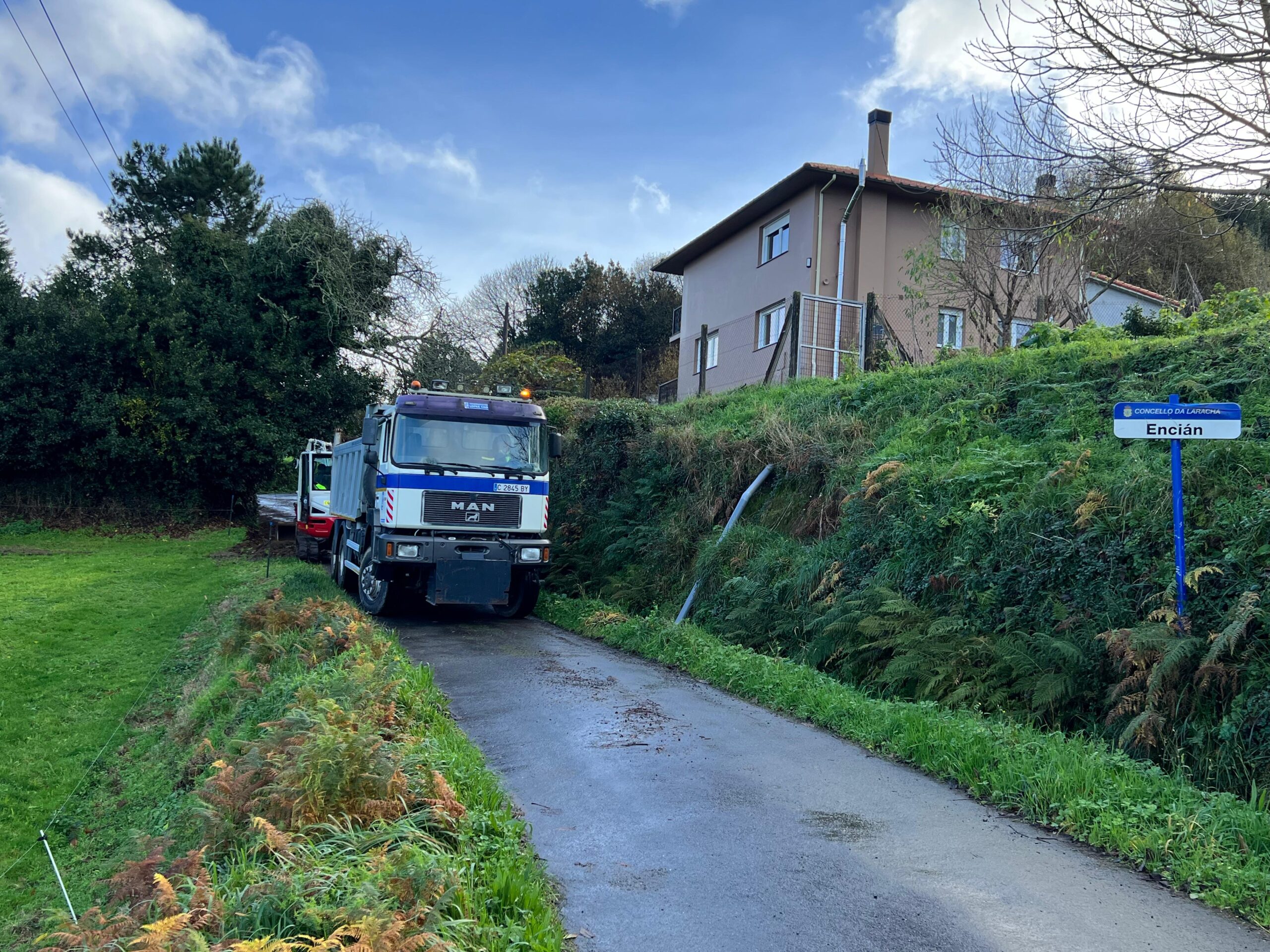 2025.12.11.- Obras mellora estrada Encián