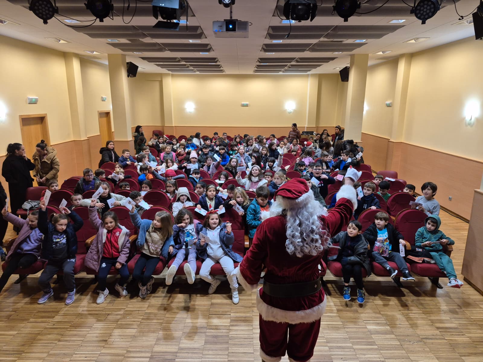 2025.12.16.- Festival teatro Nadal (3)