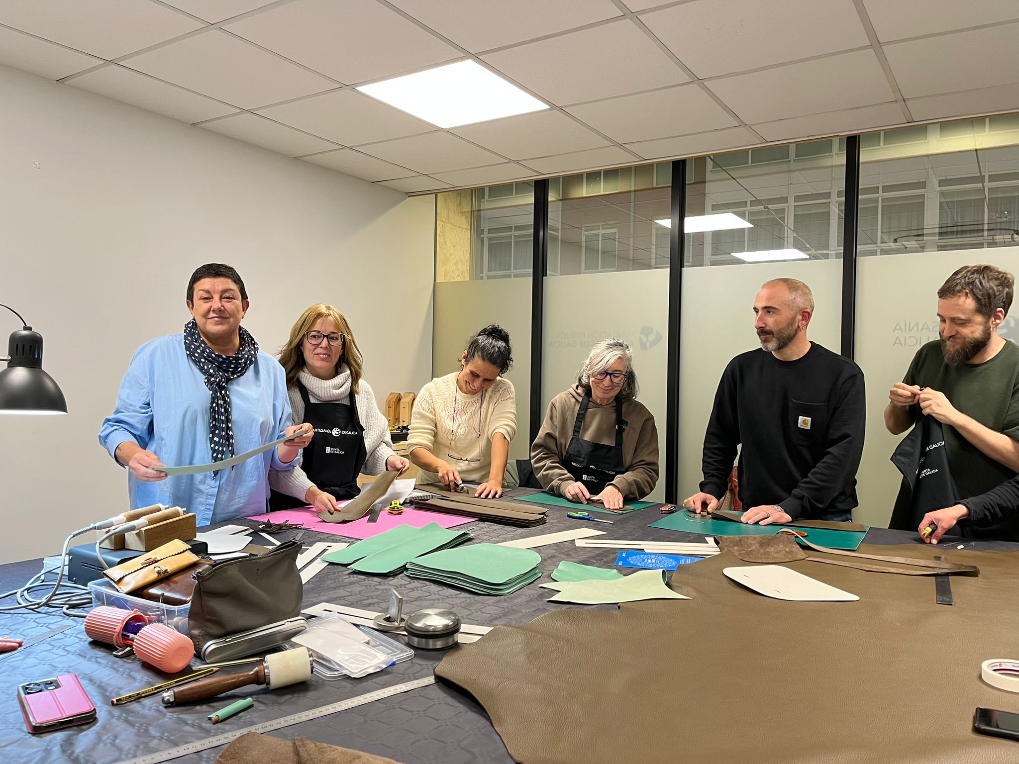 20251130ArtesaniaCursoMarroquinería1