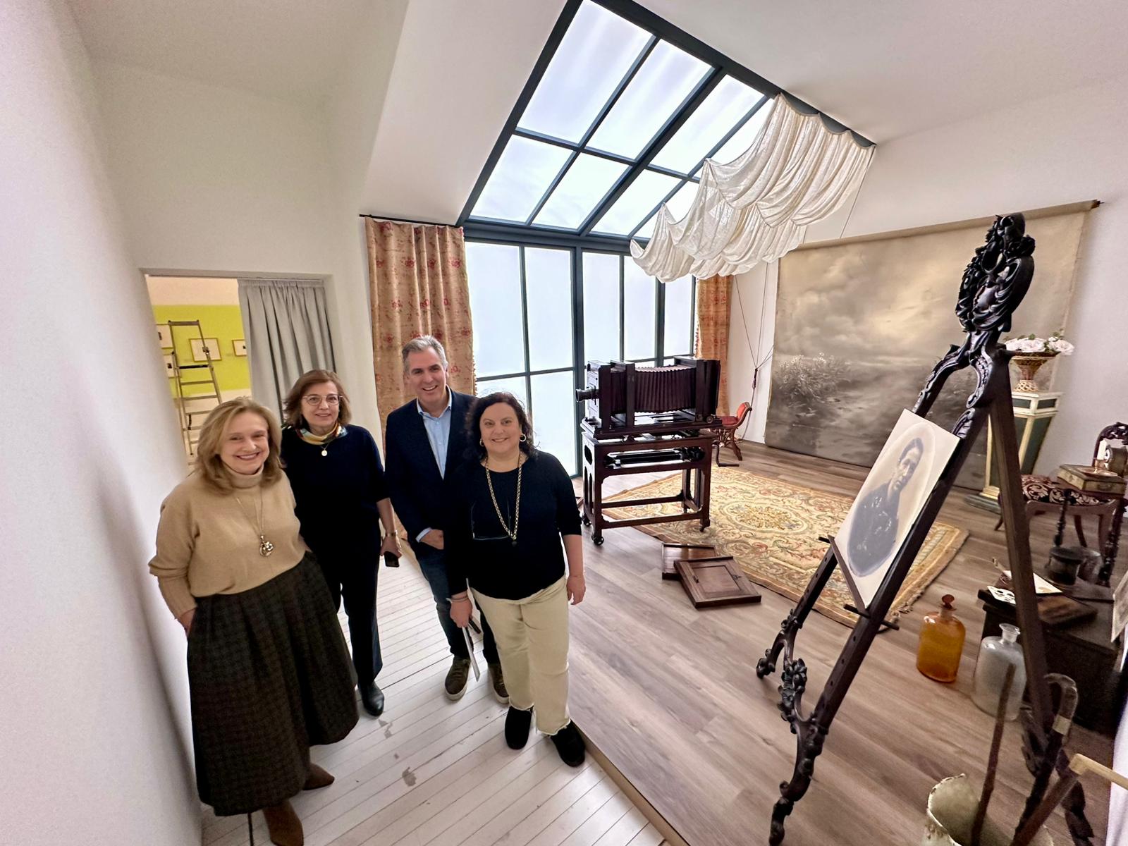 20251218_rafa dominguez_Debuxar coa luz2