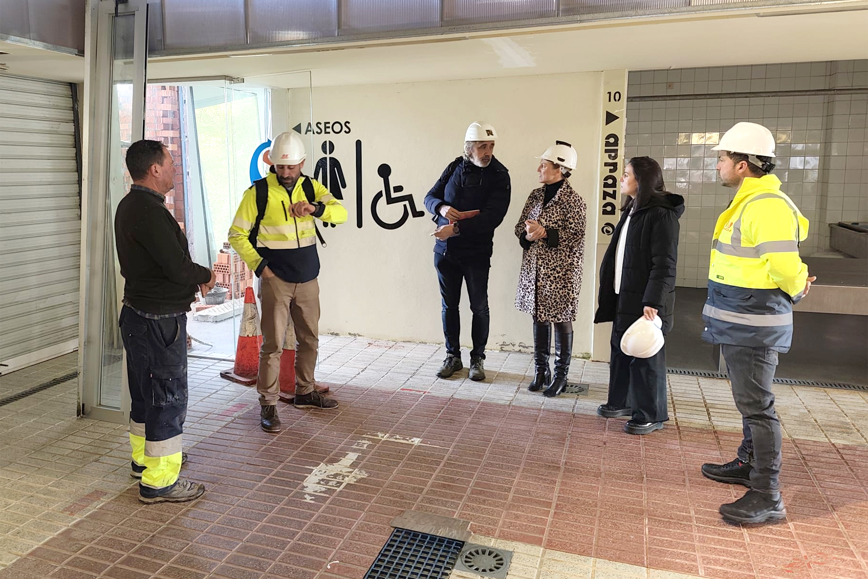 ALCALDESA CONCELLEIRA E TÉCNICOS VISITAN OBRA