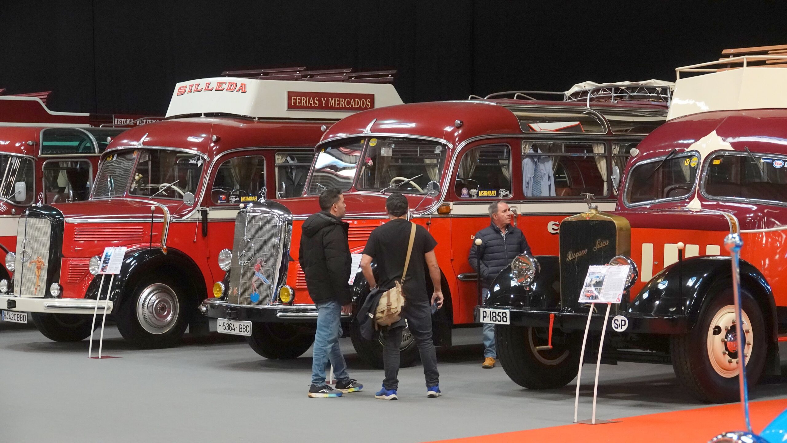 Autobuses clásicos en ExpoBus 2025 DSC08571