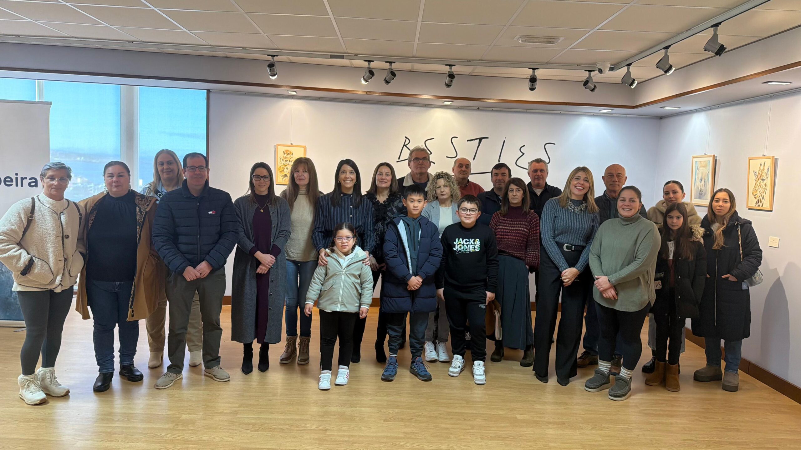 Entrega premios concursos embelecemento Nadal 2025. Foto familia