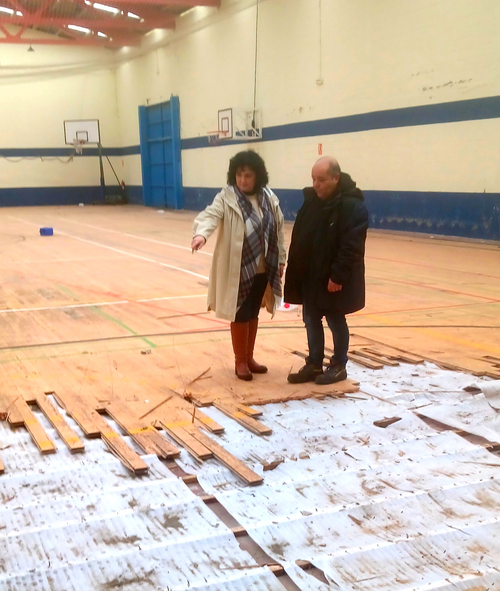 FOTO 2 Cariño – El Concello de Cariño inicia las obras de rehabilitación del pabellón municipal con una inversión de casi 235.000 euros