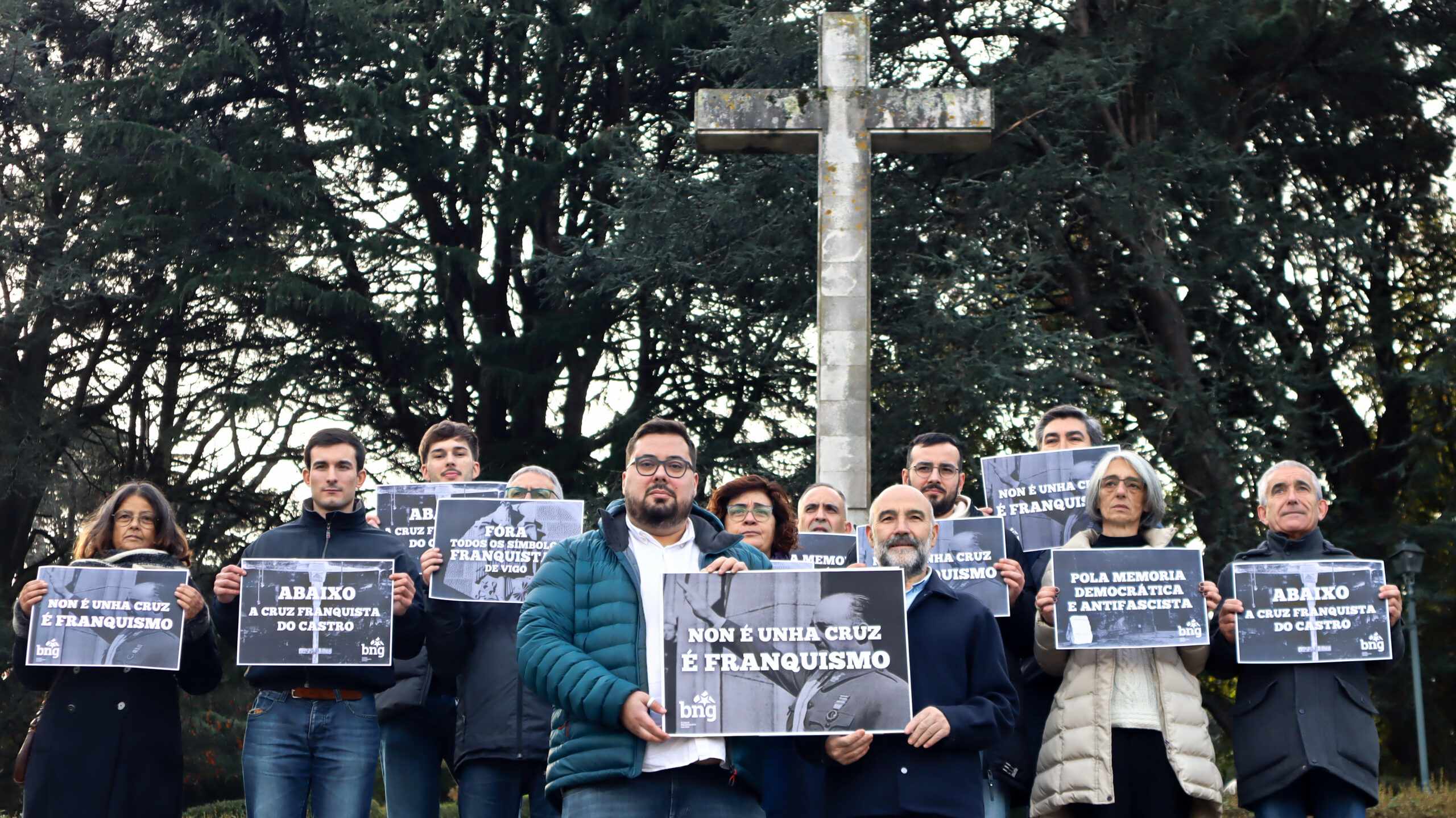 Foto_Acción BNG cruz franquista Castro