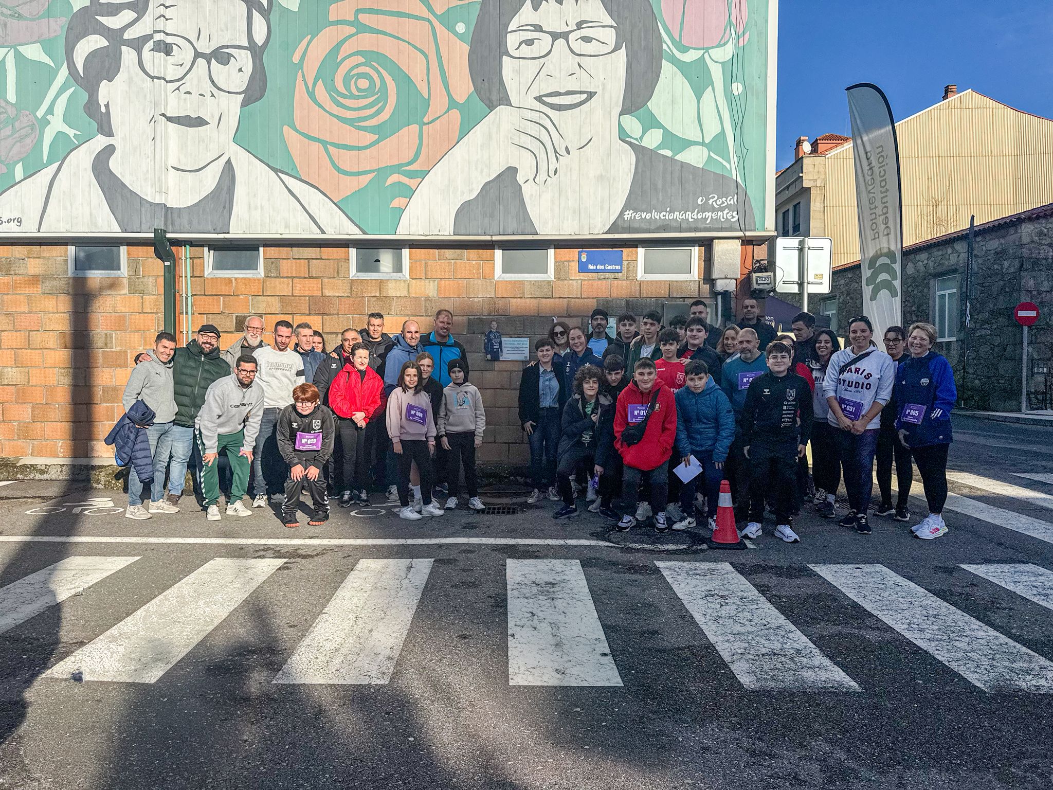 O Pavilloìn Municipal do Rosal xa leva o nome de Javi Diìaz, lenda do balonmaìn galego 01