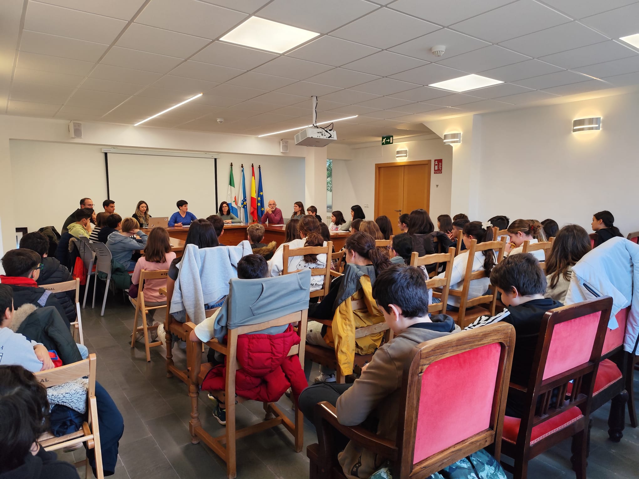 O pleno infantil axita conciencias no Rosal e coloca os dereitos dixitais no centro do debate 01