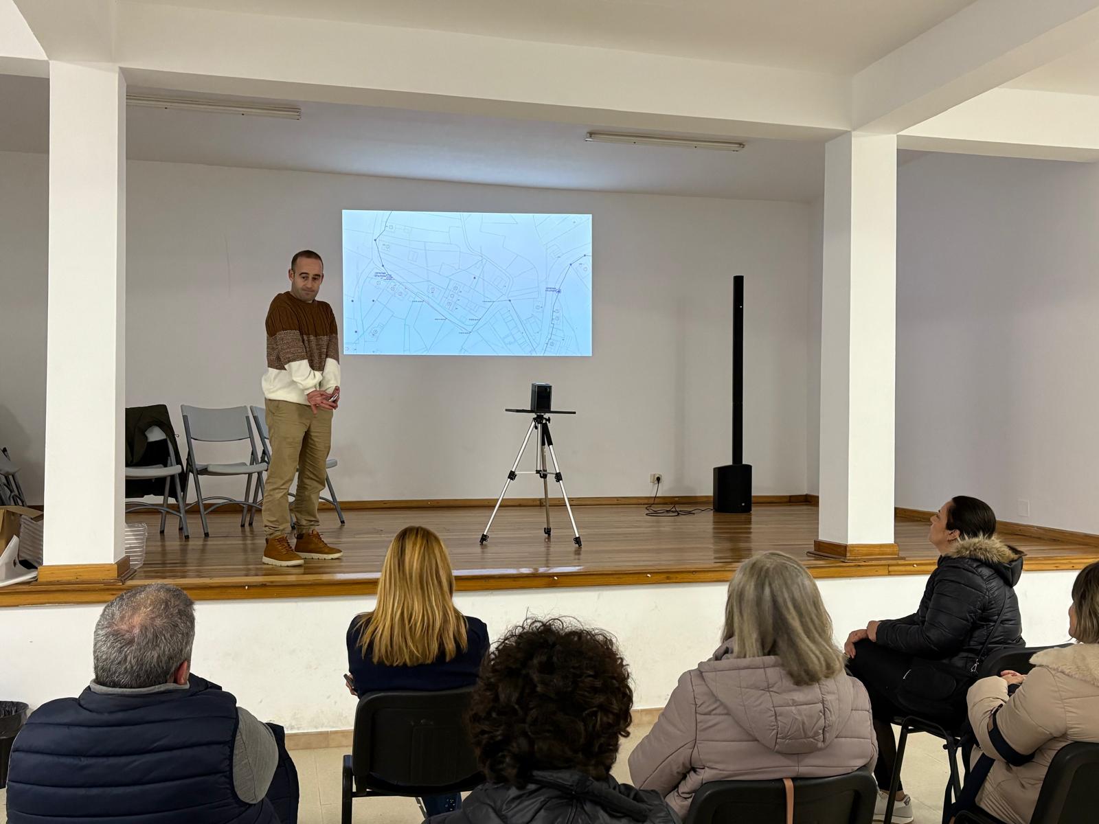 Reunión veciñanza Cobas fibra óptica 2025