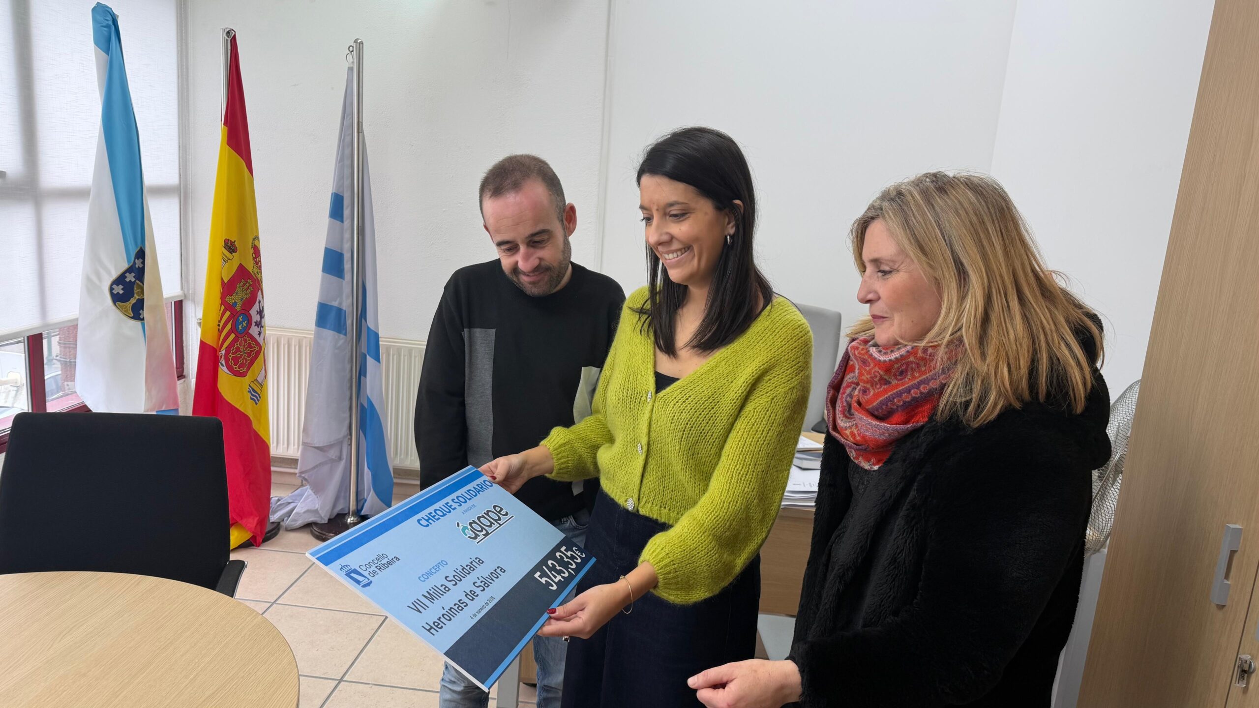 Entrega cheque Ágape Heroínas de Sálvora 2026