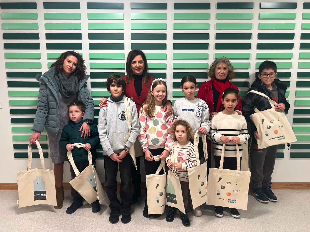 Tomiño premia a fidelidade lectora dos socios e socias da súa biblioteca 01