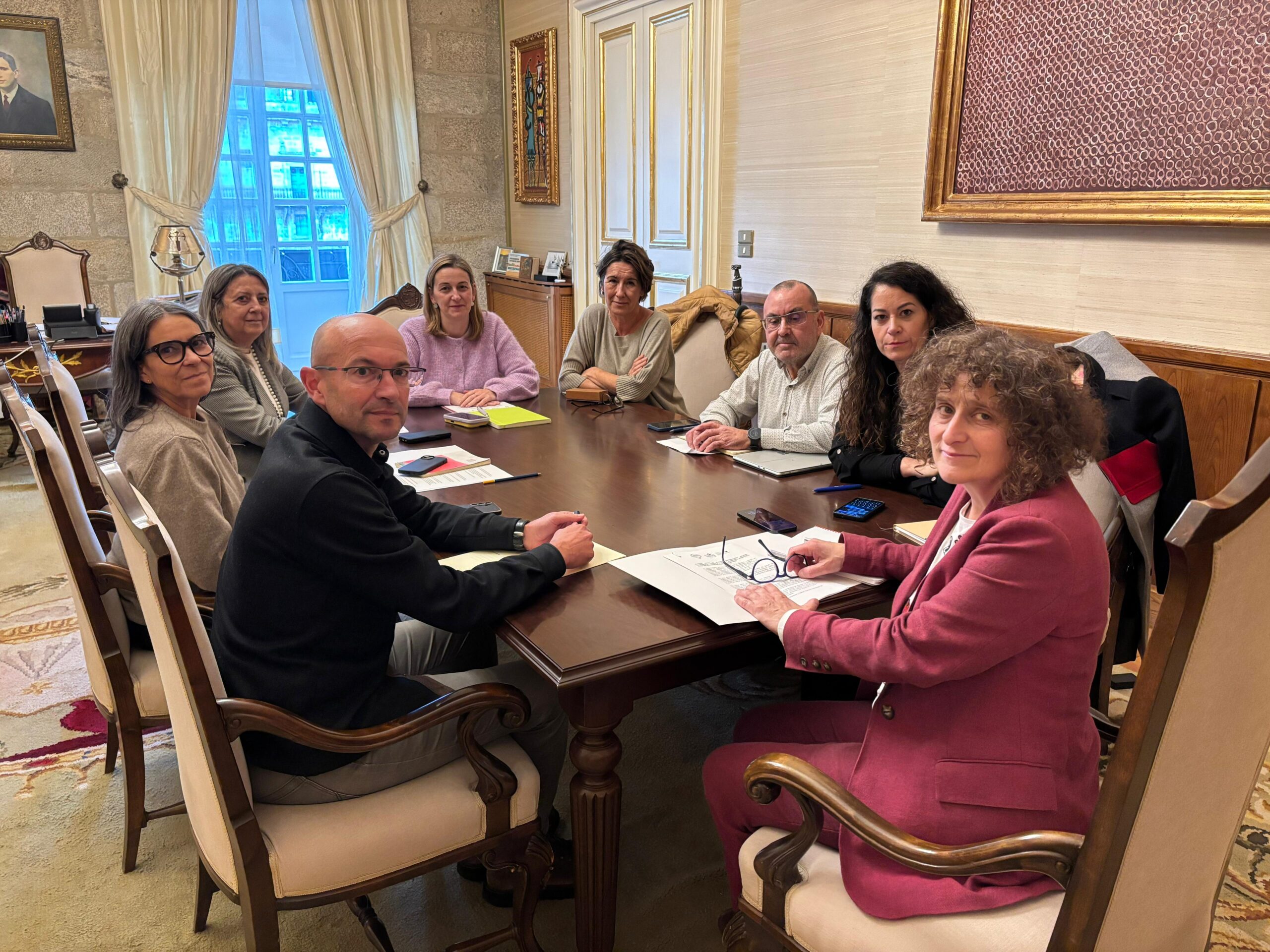 IMAXE de arquivo da primeira reunión de seguimento do acordo de orzamentos do pasado mes de novembro