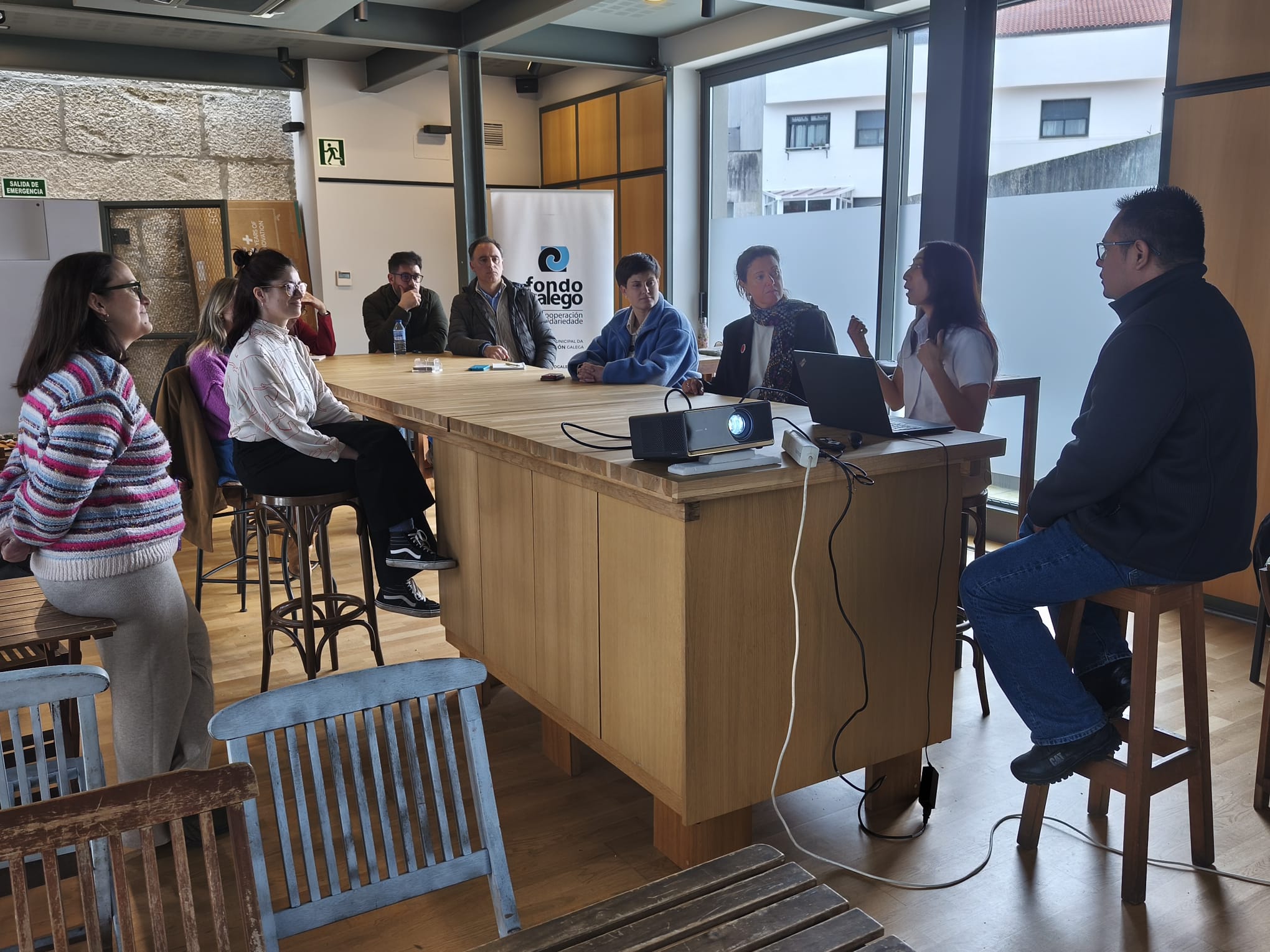 Referentes do comercio xusto de Centroameěrica exponŢen o impacto deste movemento no Rosal 01