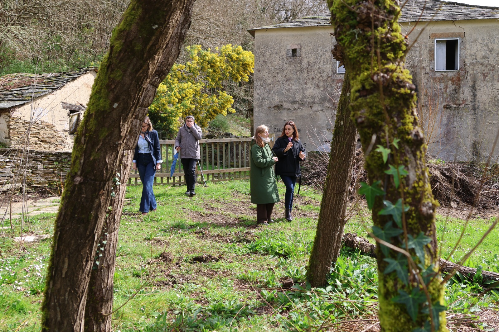 090326 FOTO2 Visita ao espazo do Lugar de Reque