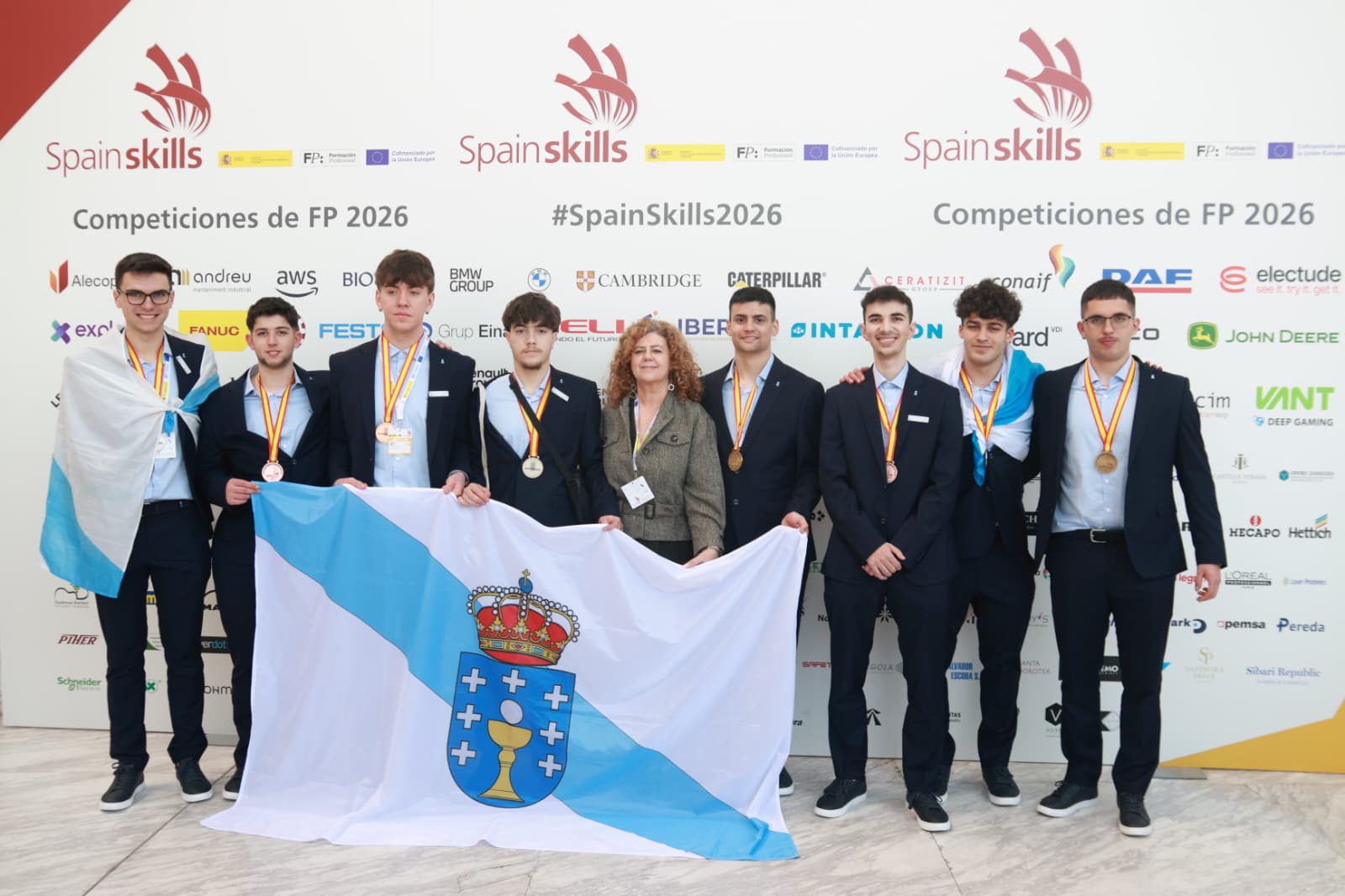 1.FOTO FAMILIA PREMIADOS GALICIA SPAINSKILLS1