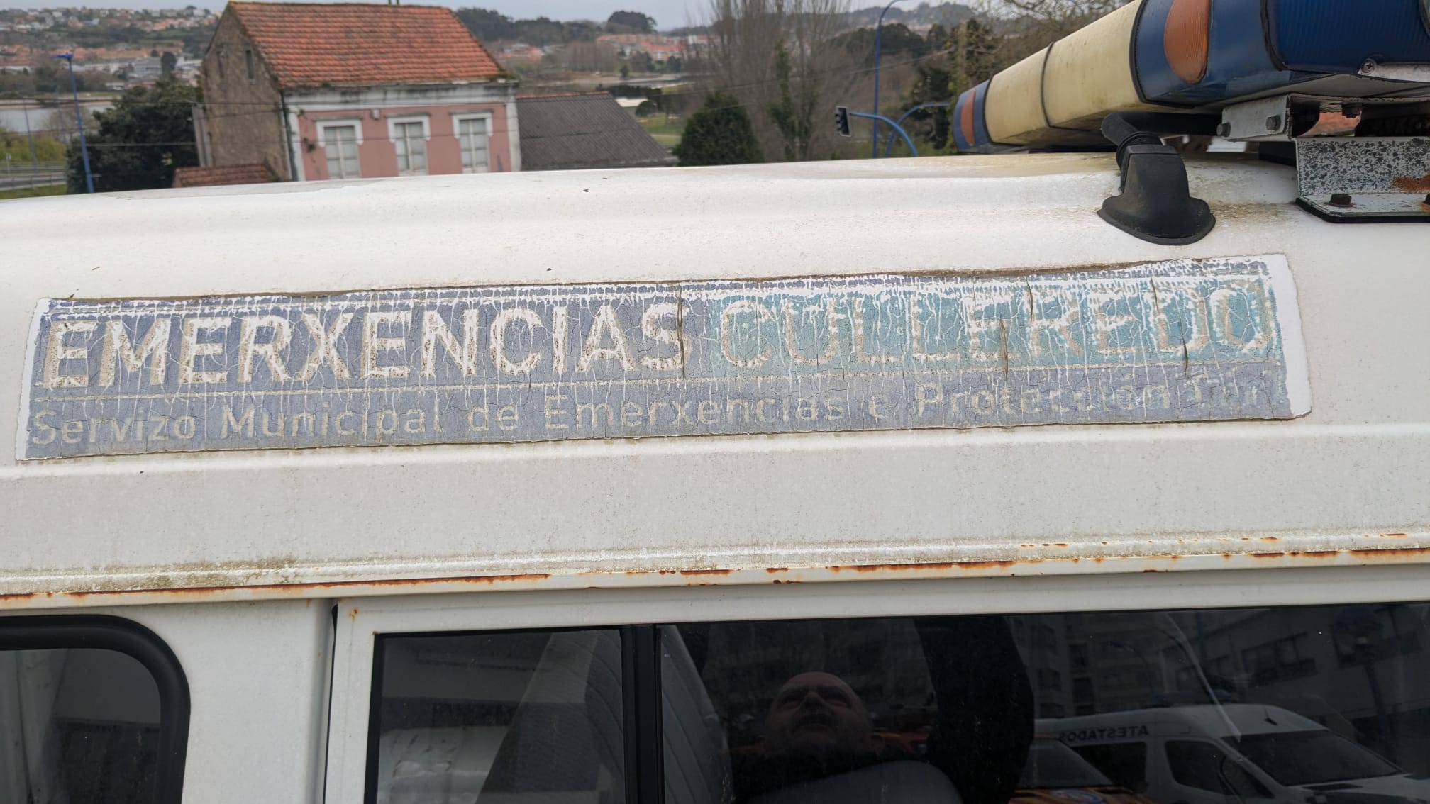 20260307 emerxencias Culleredo_ vehículo abandonado