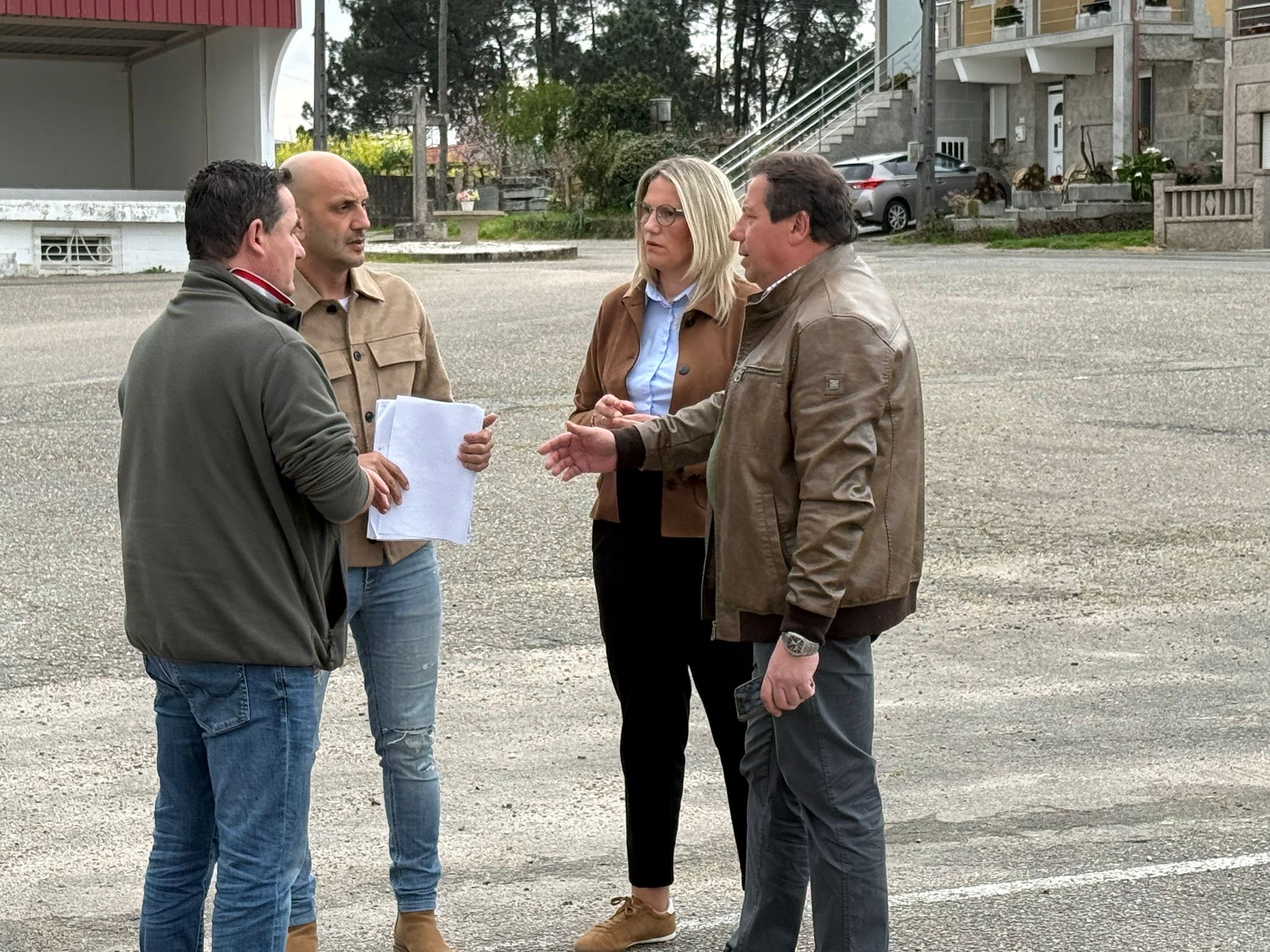 D9EEF12E-01CB-46C5-A893-801D79AC2CA2