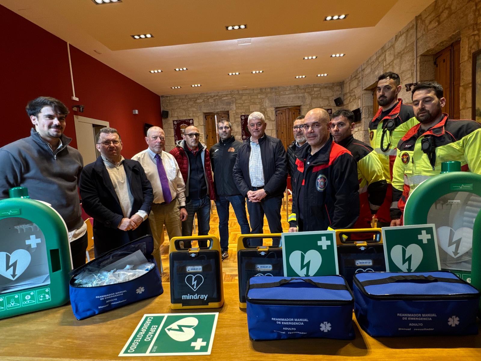 ENTREGA DESFIBRILADORES