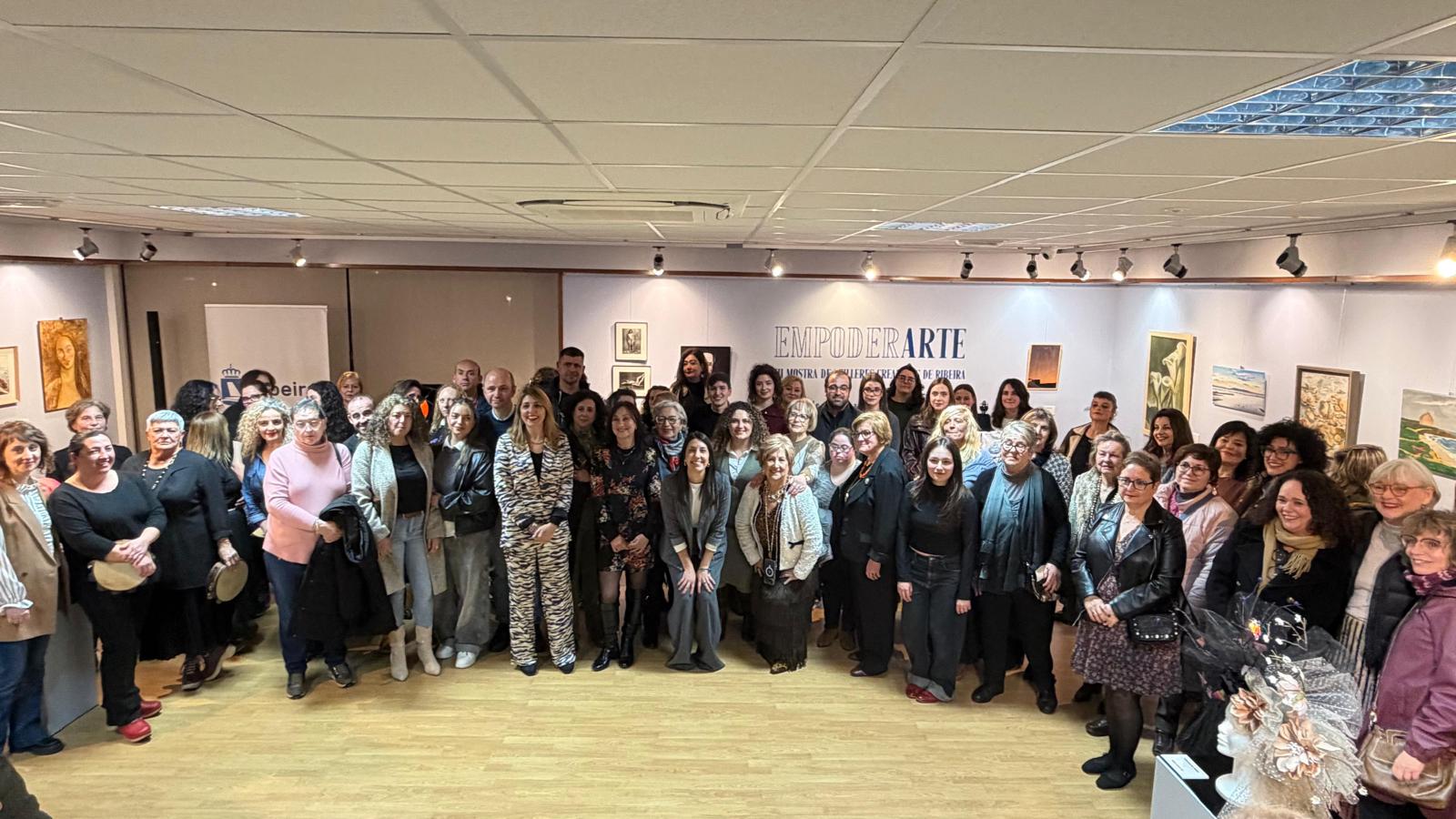 Mesa redonda e exposicioěn artiěstica 8M 2026 (3)