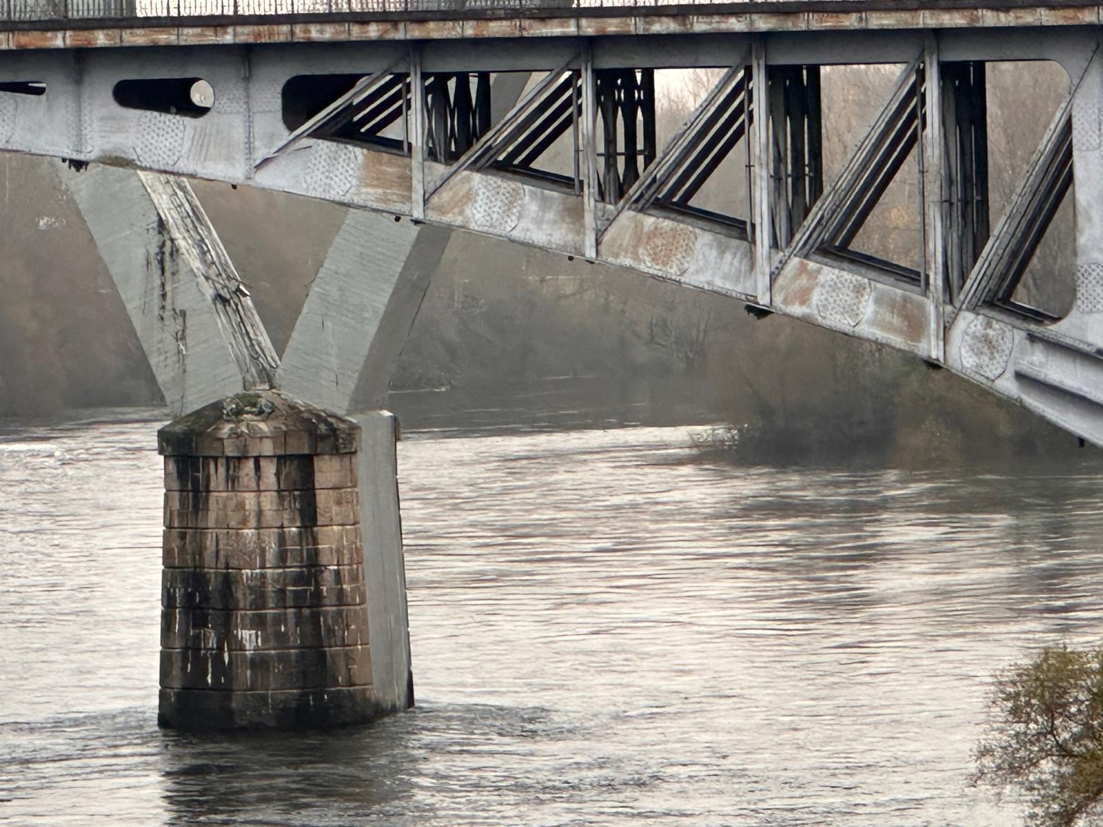 Falta mantenimiento Ponte Nova